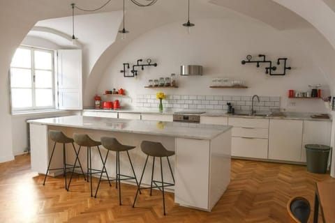 Kitchen or kitchenette, Dining area, Communal kitchen