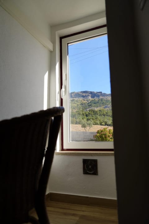 Nearby landmark, Mountain view