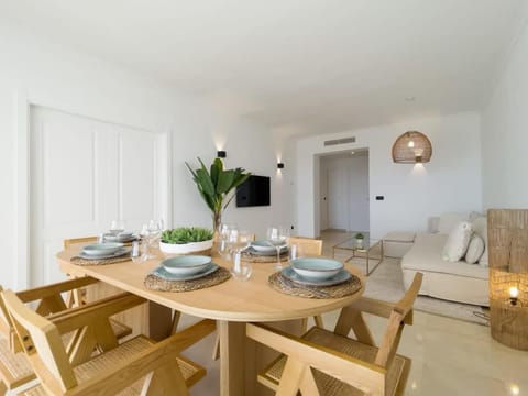 DUPLEX PENTHOUSE ROOFTOP TERRACE SEA VIEWS WiFi Apartment in Marbella