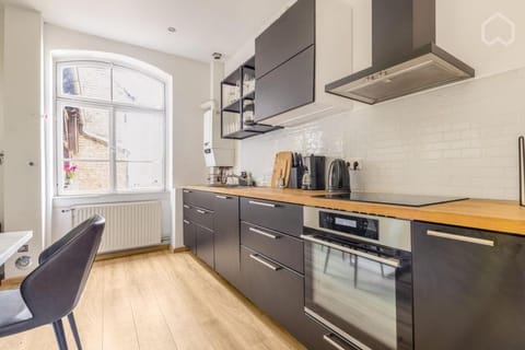 Historic 4 Rooms Apartment in Mannheim