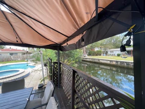 Pool House on the Water 2 Villa in Ojus