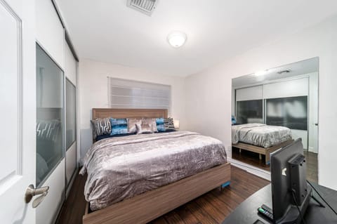 Pool House on the Water 2 Villa in Ojus