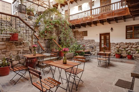 Restaurant/places to eat, Balcony/Terrace