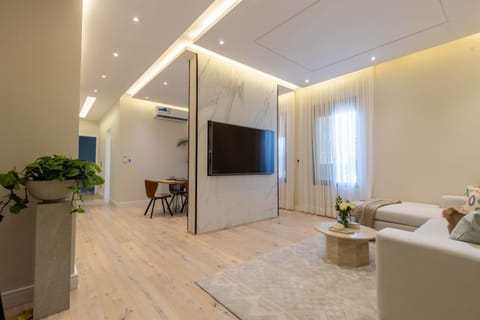 Communal lounge/ TV room, TV and multimedia, Living room, Seating area