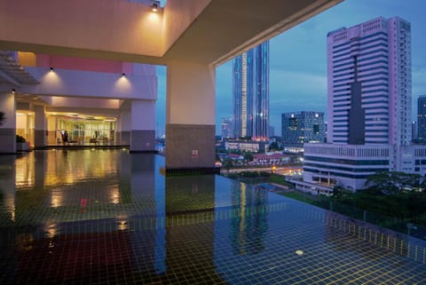 City view, Swimming pool