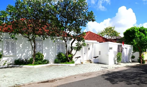 Kolonial House Bed and Breakfast in Denpasar
