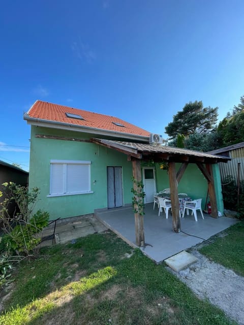 Property building, Garden, Garden view