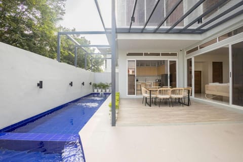 Patio, Dining area, Pool view