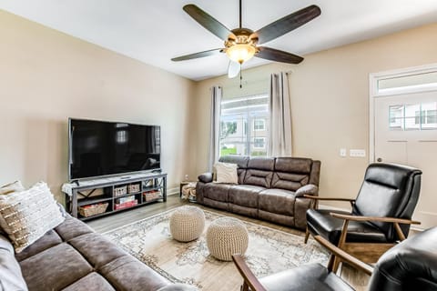 Flat Rock Flat House in Port Wentworth