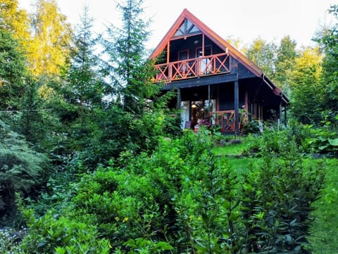 Property building, Facade/entrance, Day, Natural landscape, Summer, Garden, Cycling, Lake view, Location, Parking