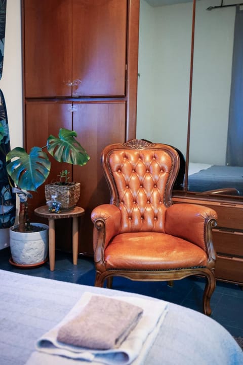 Bed, Seating area, Bedroom, towels