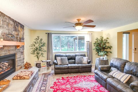 10 Mi to Silverwood Secluded Getaway! House in Kootenai County