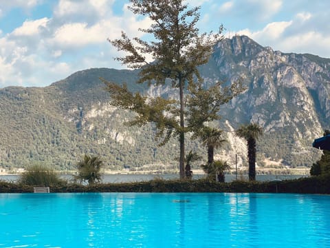 Mountain view, Swimming pool