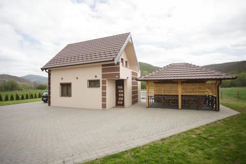 Spring, Natural landscape, Mountain view