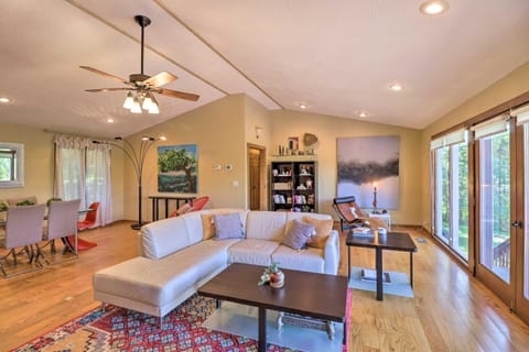 Norfork Lake Getaway Deck, 6 Mi to Main St! House in Norfork Lake