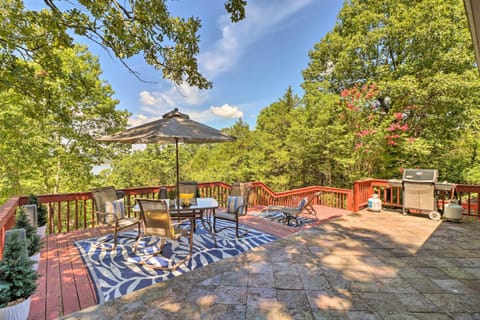 Norfork Lake Getaway Deck, 6 Mi to Main St! House in Norfork Lake