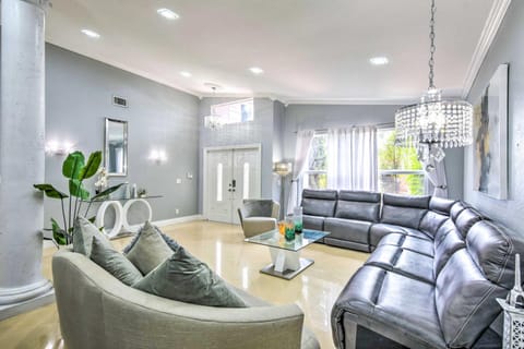 Sleek Hialeah Home about 20 Mi to Downtown Miami! House in Miami Lakes