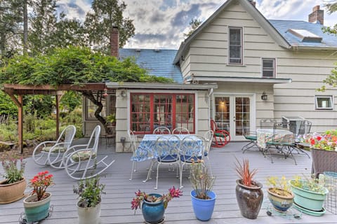 Charming Historic Retreat Near Poverty Bay! House in Federal Way