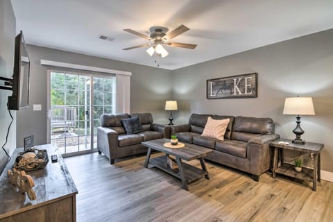 Pet-Friendly Abode, Walk to Table Rock Lake! House in Kimberling City