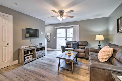 Pet-Friendly Abode, Walk to Table Rock Lake! House in Kimberling City