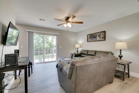 Cheerful Townhouse - Walk to Table Rock Lake! House in Kimberling City