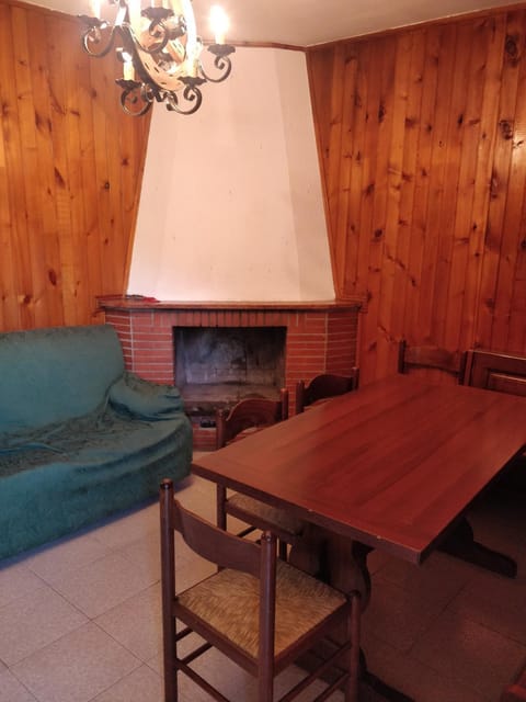 Living room, Seating area, Dining area, flat iron