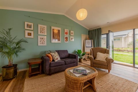 Living room, Seating area, pet friendly