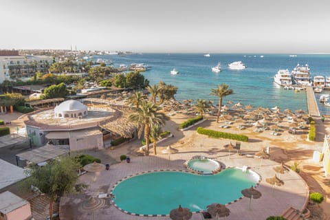 Nearby landmark, Natural landscape, Beach, City view, Sea view, Swimming pool, Swimming pool