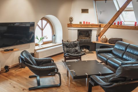 Communal lounge/ TV room, TV and multimedia