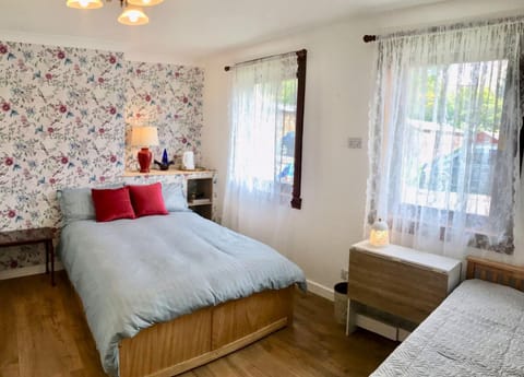 Skye View-Skye Bridge House Bed and Breakfast in Scotland