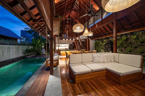 Dua villas Bali - Modern Balinese Escape Villa in Mengwi