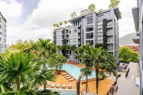 Property building, Natural landscape, Swimming pool, Swimming pool