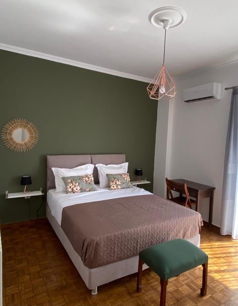 Bed, Photo of the whole room, Bedroom, air conditioner