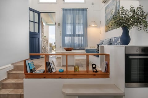 Kitchen or kitchenette, oven