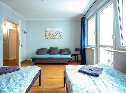Bed, Photo of the whole room, towels