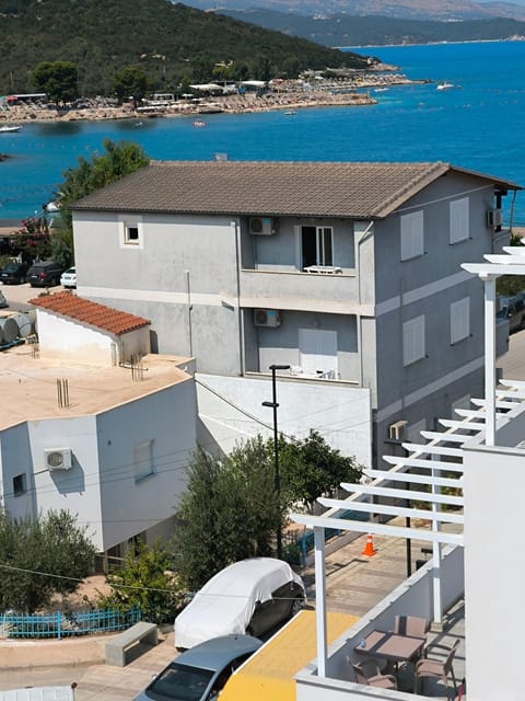 Property building, Day, Neighbourhood, Natural landscape, Sea view, Street view