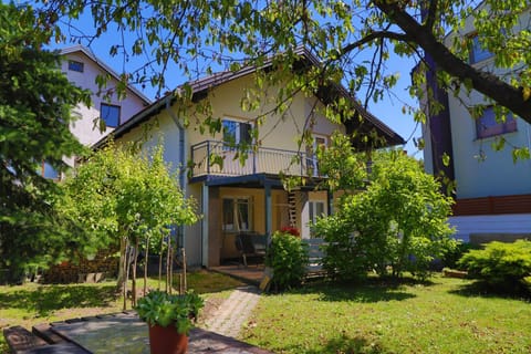Property building, Spring, Day, Garden view