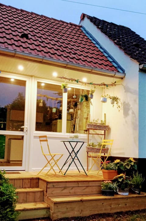 Patio, Facade/entrance