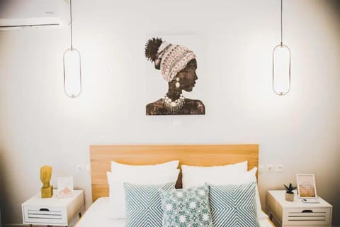 Bed, Photo of the whole room, Decorative detail, Bedroom
