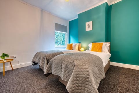 Stylish and Comfy Contractor House and Monthly Offers in Stoke on Trent By 20Property Stays Serviced Accommodation Apartment in Stoke-on-Trent