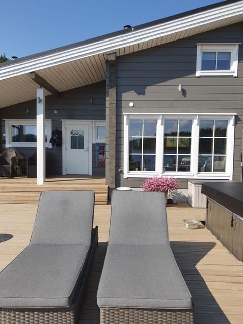 Property building, Patio, sunbed