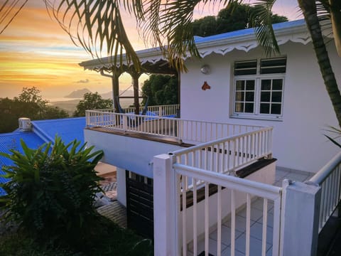 Property building, Balcony/Terrace, Sunset