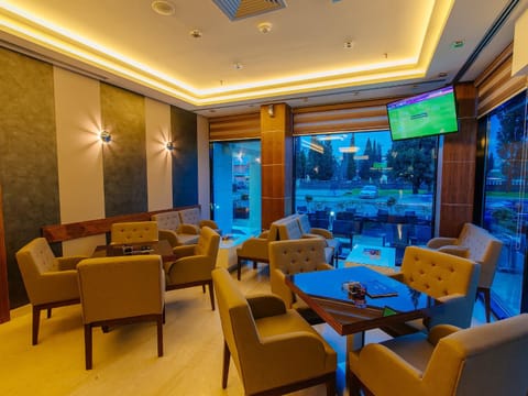 Restaurant/places to eat, Seating area