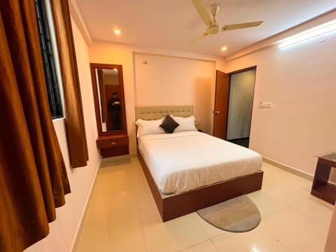 Bed, Bedroom, wardrobe, air conditioner