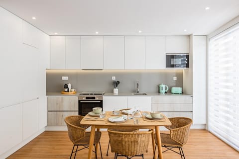 Coffee/tea facilities, Kitchen or kitchenette, Dining area, dishwasher, minibar, pet friendly, stove, toaster