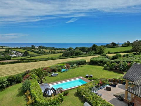 Sea view, Swimming pool, sunbed