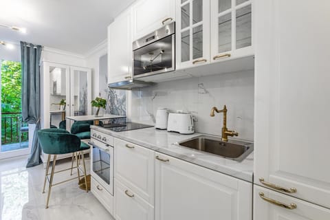 L'Eden studio with a balcony - Lake View Apartment in Montreux