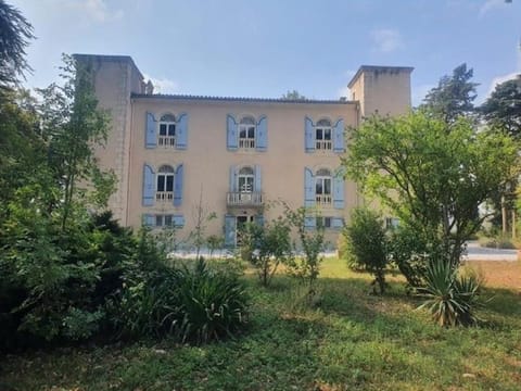 Property building, Day, Natural landscape, Garden, Garden view