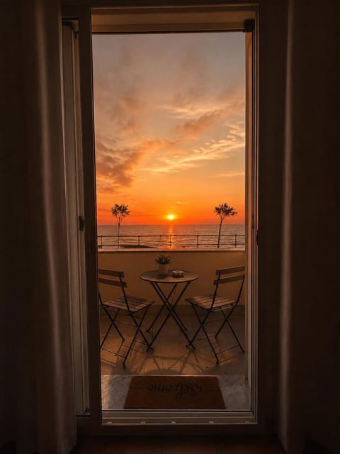 Natural landscape, View (from property/room), Balcony/Terrace, Sea view, Sunrise