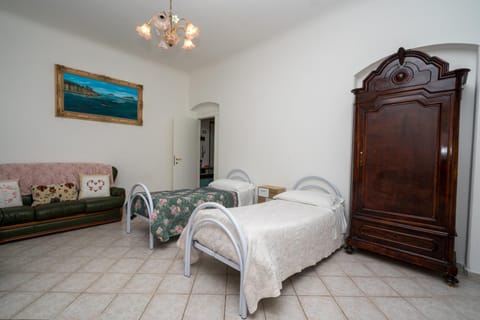 Comfort OneBook - CITRA 011015-LT-2158 Apartment in La Spezia